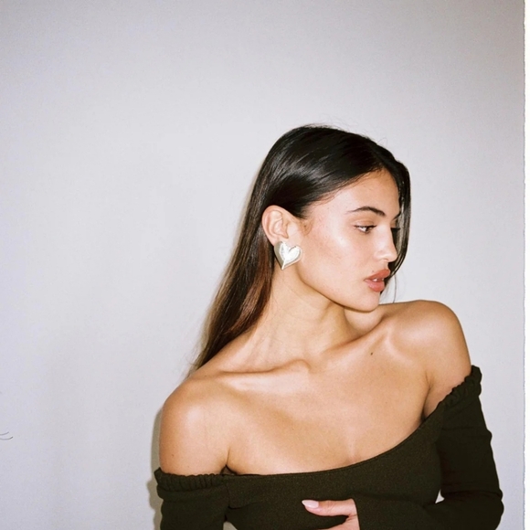 NWT Heaven Mayhem Similar Large Heart Earrings - Picture 9 of 9